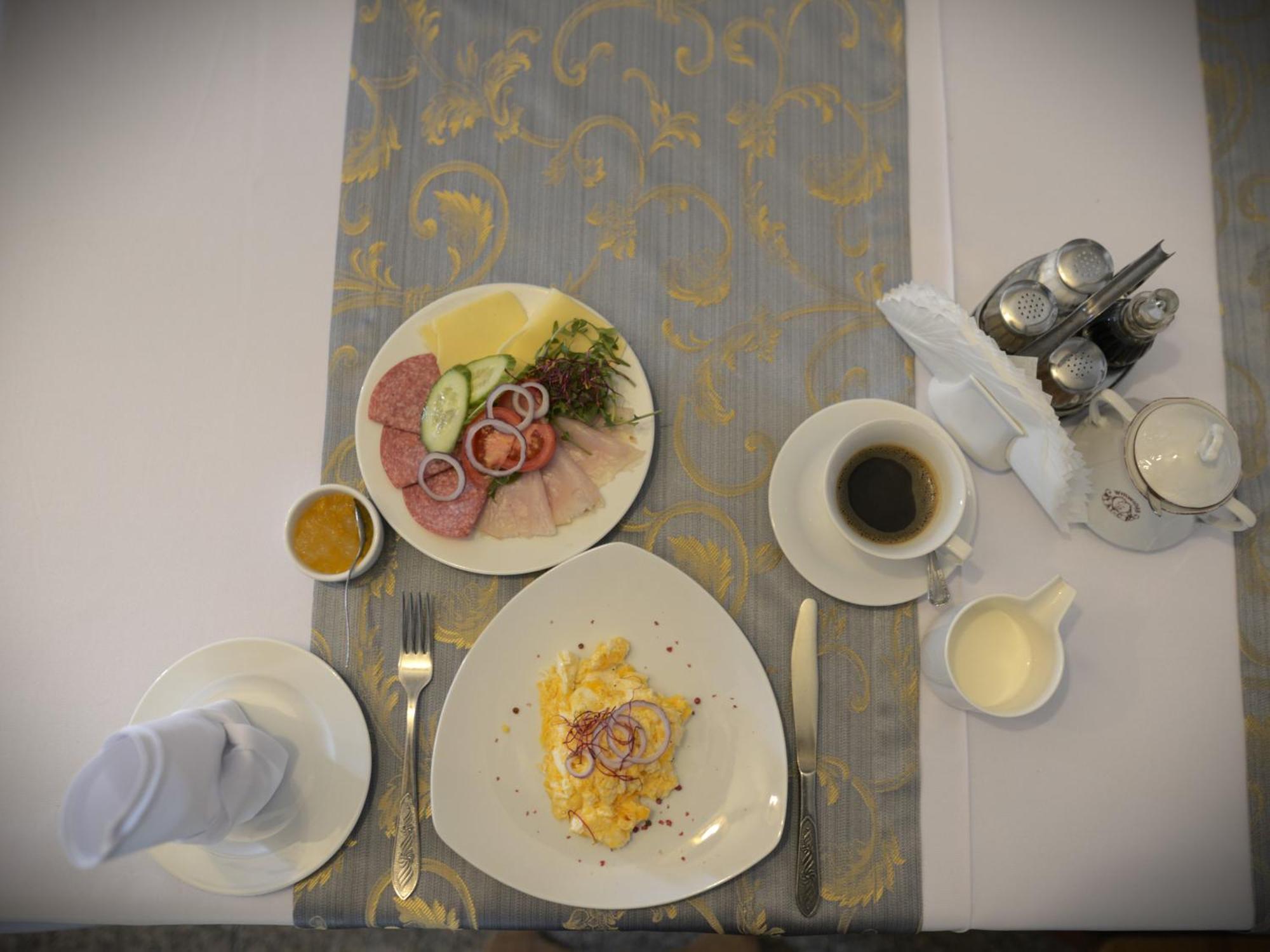 Hotel Wyrwidab Chodzież エクステリア 写真