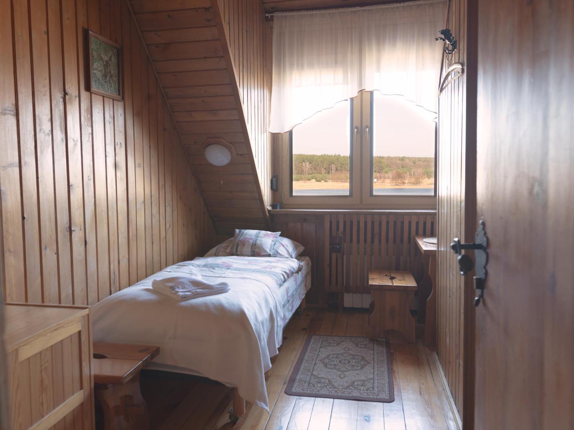 Hotel Wyrwidab Chodzież 部屋 写真