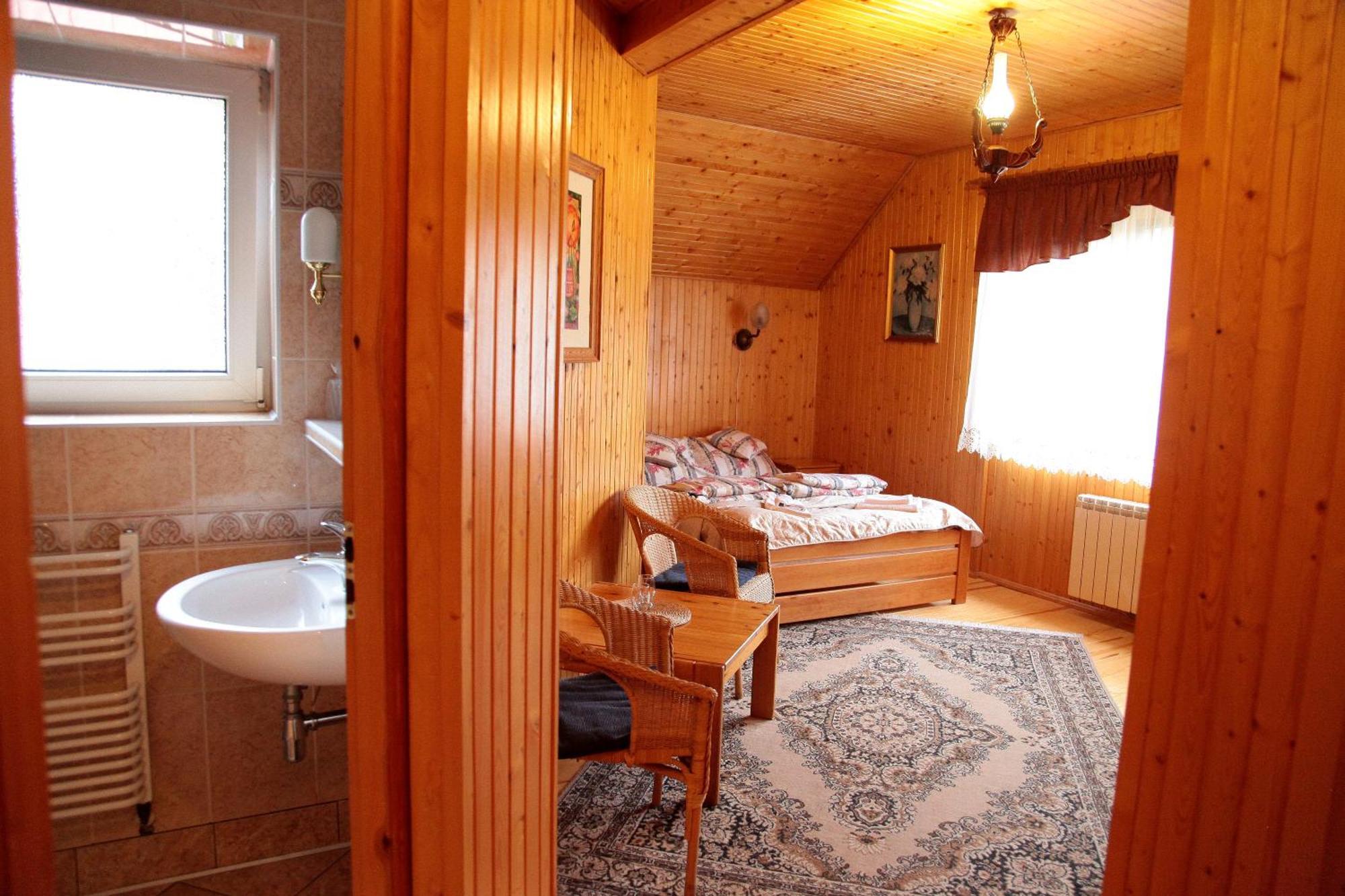 Hotel Wyrwidab Chodzież エクステリア 写真